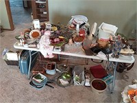 Job lot in glassware & etc, table not included