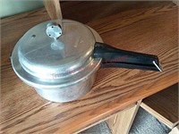 Mirro matic 4 pressure cooker