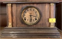 ANTIQUE INGRAHAM MANTLE CLOCK - WOODEN