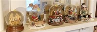 5 HOLIDAY SNOW GLOBE MUSIC BOXES