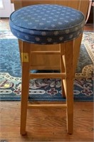 BAR STOOL WITH PADDED SEAT