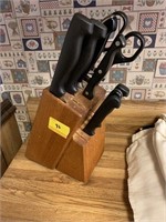 KITCHEN UTENSILS AND KNIFE BLOCK WITH KNIVES
