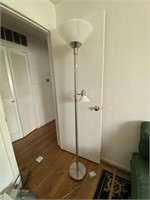 Floor lamp 71in. Tall *broken shade*