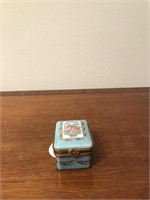 Vintage Enameled Porc Limoges, France Pill Box