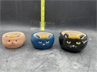 3 cat measuring cups