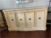 Large Stanley Furniture Buffet, 6’ Long x 40” T