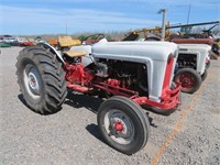 Ford 800 Wheel Tractor