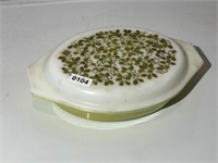 Vintage pyrex with lid