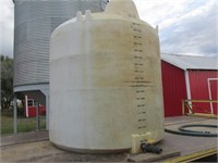 1600 gal. Upright Poly Water Tank