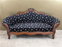 Beautiful Victorian Settee Sofa