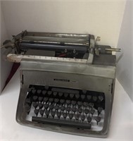 ANTIQUE UNDERWOOD TYPEWRITER  3  OUT OF 3