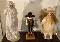Three dolls - woold figure lot - two dolls and a
