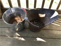 Ash bucket and metal bucket