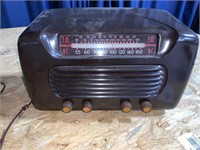 1940'S BAKELITE PHILCO RADIO