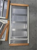 LOT OF EXPANDABLE WINDOW SCREENS