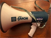 Fanon megaphone  model MV-20s - needs batteries