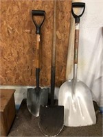 Lot of 3 shovels