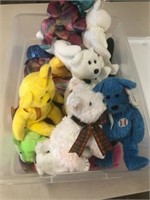 Small tote of beanie babies