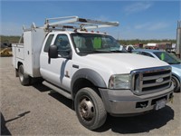 (DMV) 2005 Ford F-450 Utility Truck