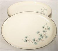 Set of 8 Oval Vintage Dinner Plates or Platters