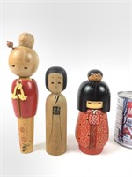 3 poupées Kokeshi en bois, faites au Japon