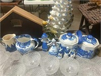 Blue & White Collection - Woods & RosevilIe