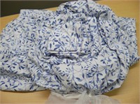 New king size sheets - white & blue vines