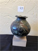 Mata Ortiz Pottery by Dora Quezada