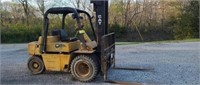 Caterpillar V80E  Perkins diesel 8000 lb  SN