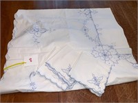 EMBROIDERED TABLE CLOTH AND NAPKINS