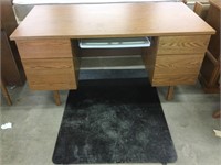 Desk and chair matt