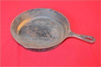 NO. 8 CAST IRON SKILLET