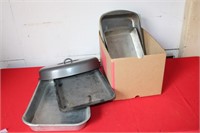 BOX OF MISC. BAKING PANS