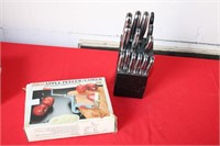 KNIFE BLOCK WITH KNIVES & APPLE PEELER