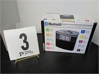 Bluetooth Auto Set Clock Radio with USB Charging