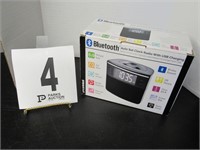 Bluetooth Auto Set Clock Radio with USB Charging