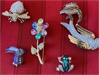 845 - LOT OF CUTE COSTUME JEWELRY PINS