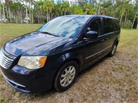 2014 Chrysler Town & Country Gray 258,408 Miles