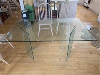 Modern Tempered Glass Dining Room Table