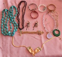 845 - ASSORTED LOT LADIES COSTUME JEWELRY (A23)