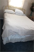 METAL BED FRAME WITH MATTRESS