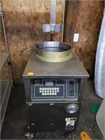 BKI COMMERCIAL PRESSURE FRYER