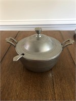 Vintage Wilton Pewter Colonial Style Soup Tureen
