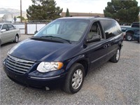 2005 Chrysler Town & Country Touring - #123369