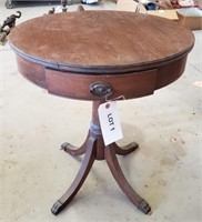 Round Claw Footed Parlor Table w/ Drawer