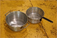 Fryer basket and pan