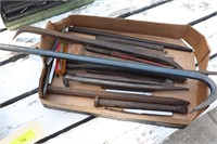 Chisels, crowbars and breaking bars