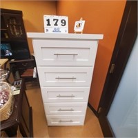 White Shaker Style 5 drawer Chest of Drawers