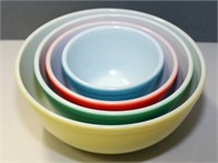 Pyrex 4 piece Primary Colors mixing bowl set,