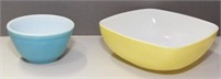 2 Pyrex colored mixing bowls, 5.75" dia. round